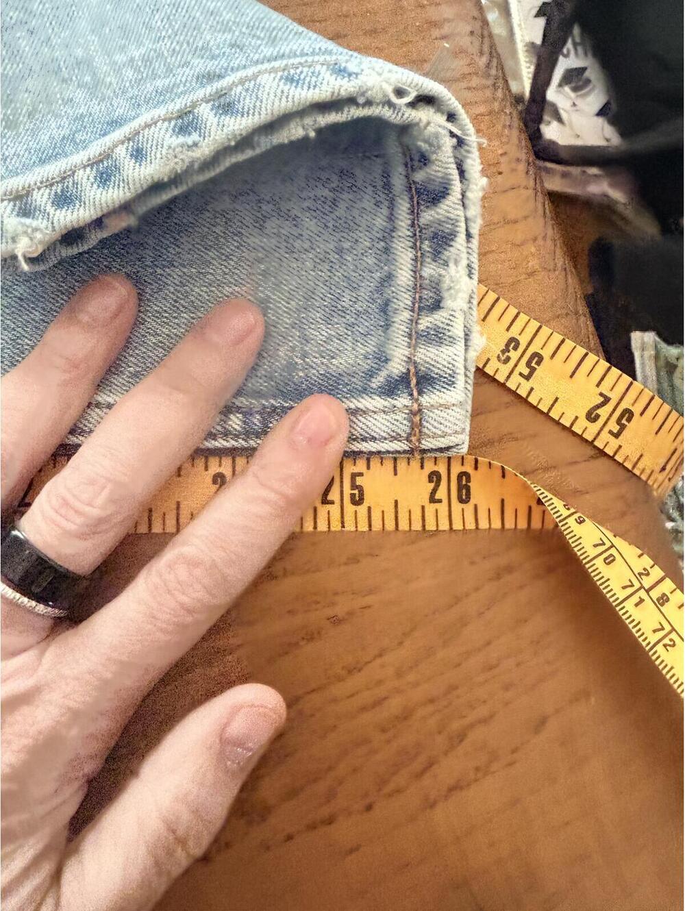 Vineyard Vines Light Wash Straight Leg Jeans with 15.5 Inch Waist - Picture 6 of 7